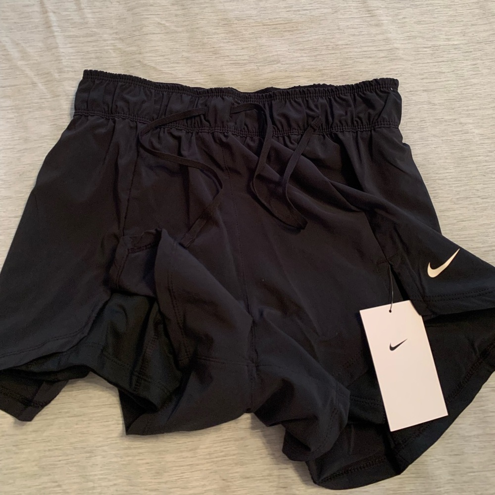 NWT Women’s XS Nike running shorts